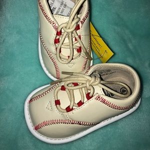 Must HAVE baseball squeaky shoes!